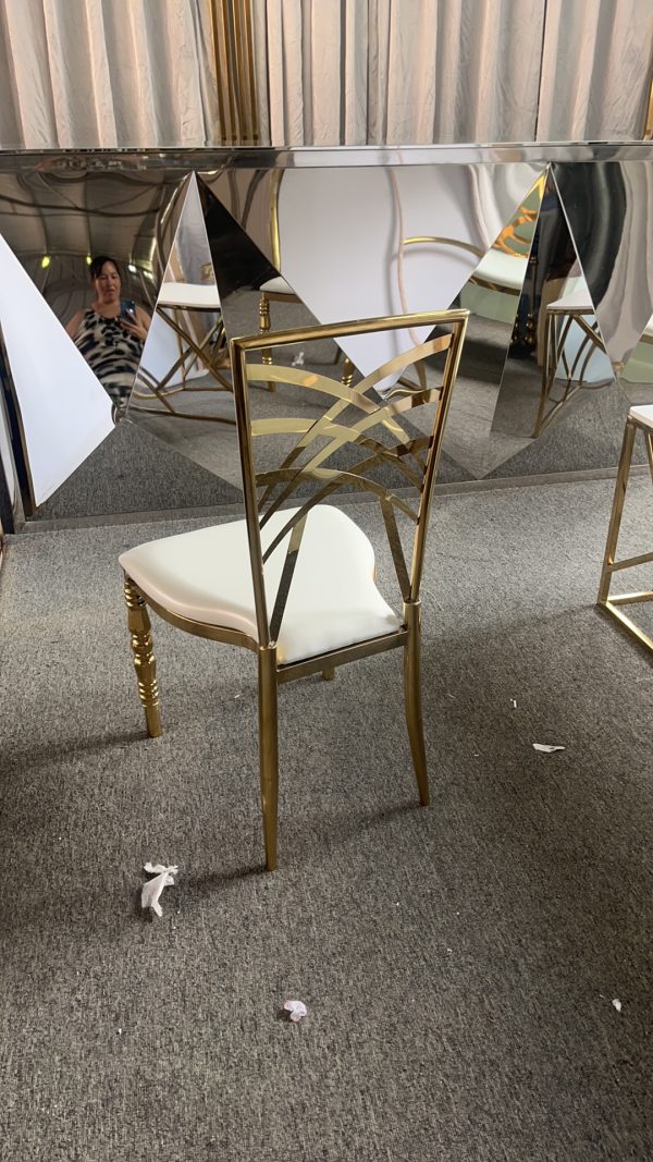 WENDING gold radial arc-bar backrest banquet chair back-detail ornate wedding chair