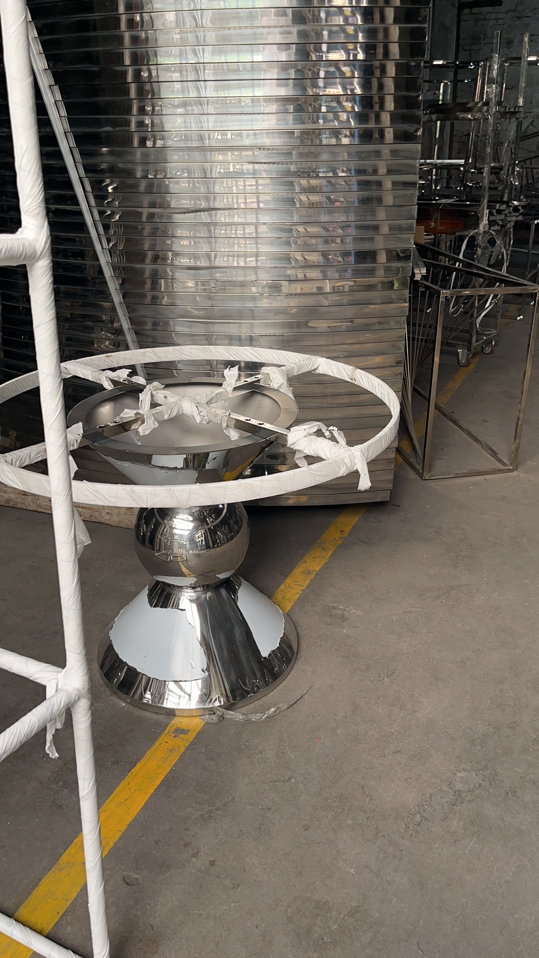 WENDING silver trumpet-base ball-node round cake table large mirror top wedding display