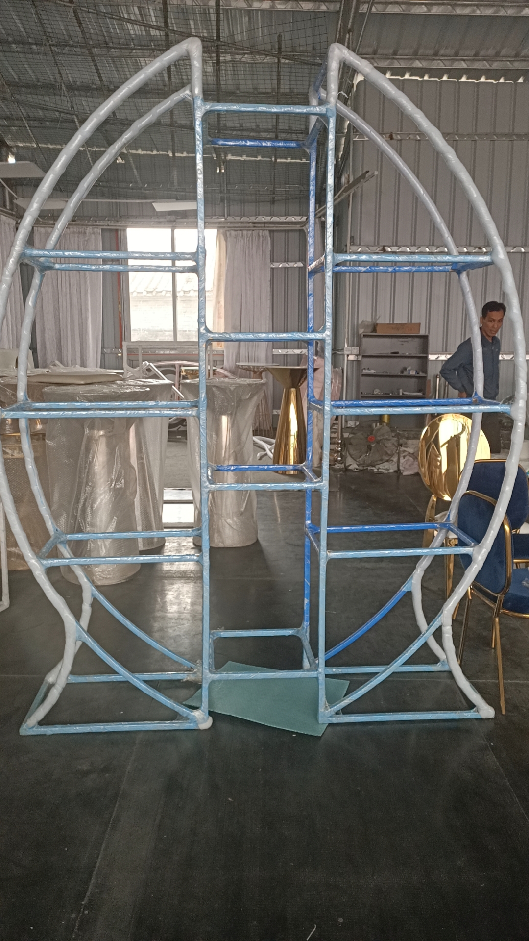 WENDING silver large circle frame 5-6 tier wedding display rack wave side moon stand