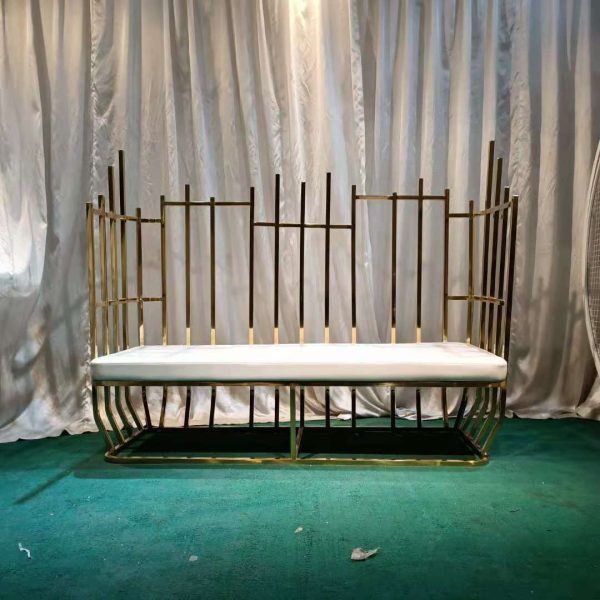 WENDING gold tube fence high-back wedding bench battlement castle style loveseat