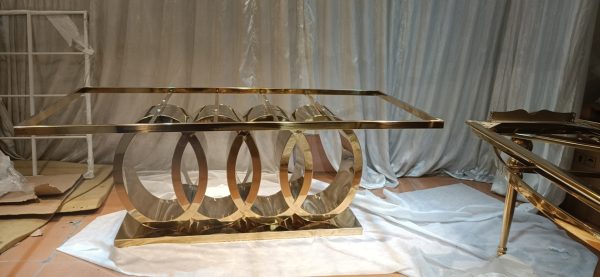 WENDING gold chain-link oval ring base dining table Olympic rings sculptural hotel table